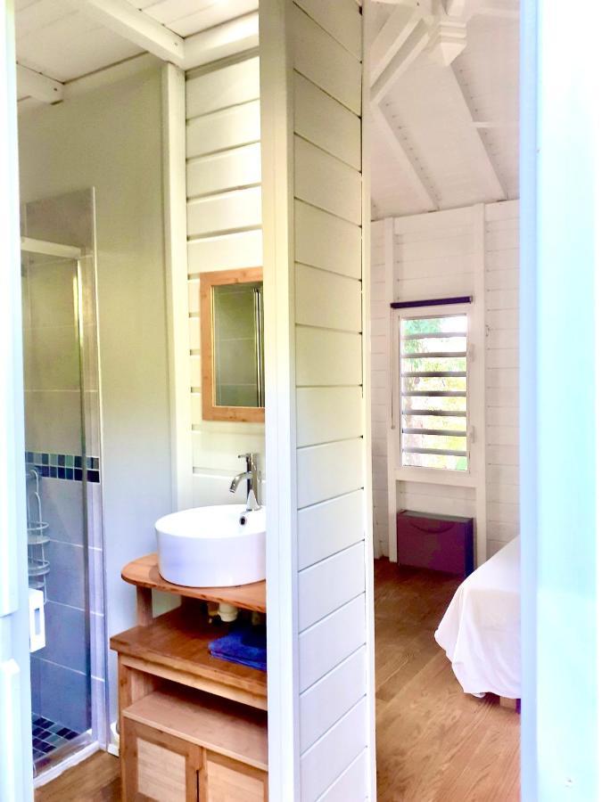 Le Surf Lodge, chambre avec vue mer dans un écrin de verdure Deshaies Extérieur photo